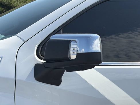 Used 2024 Chevrolet Silverado 1500 LTZ w/ LTZ Convenience Package II AWD/4WD image 31