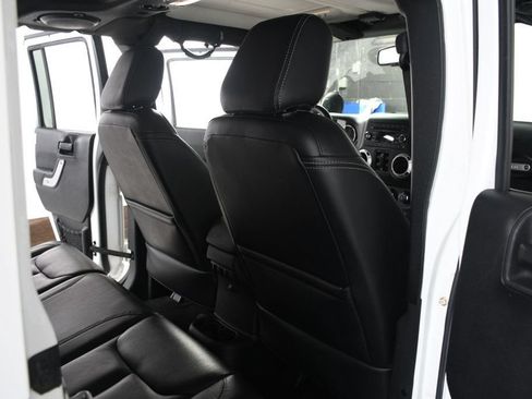 Used 2014 Jeep Wrangler Unlimited Sahara AWD/4WD image 26