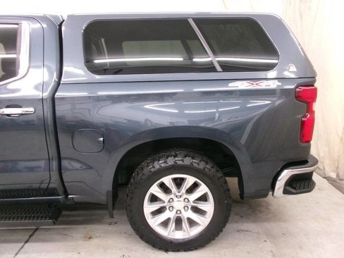 Used 2019 Chevrolet Silverado 1500 LTZ w/ LTZ Premium Package image 5