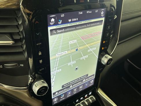 Used 2019 RAM 1500 Laramie RWD image 31