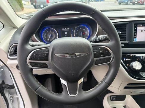 Used 2023 Chrysler Voyager LX FWD image 20