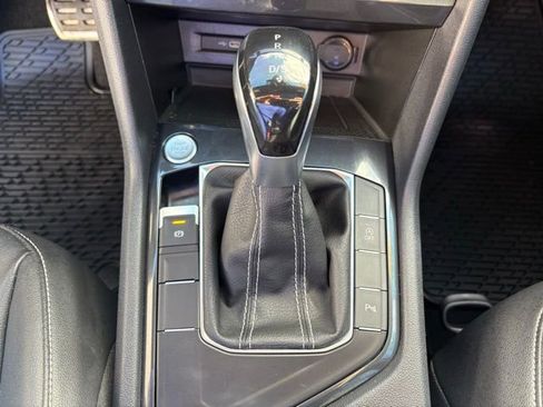 Used 2022 Volkswagen Tiguan SE R-Line image 21