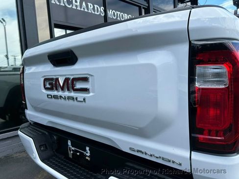 Used 2024 GMC Canyon Denali AWD/4WD image 10