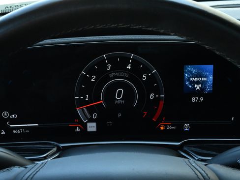 Used 2023 Cadillac Escalade V AWD/4WD image 18