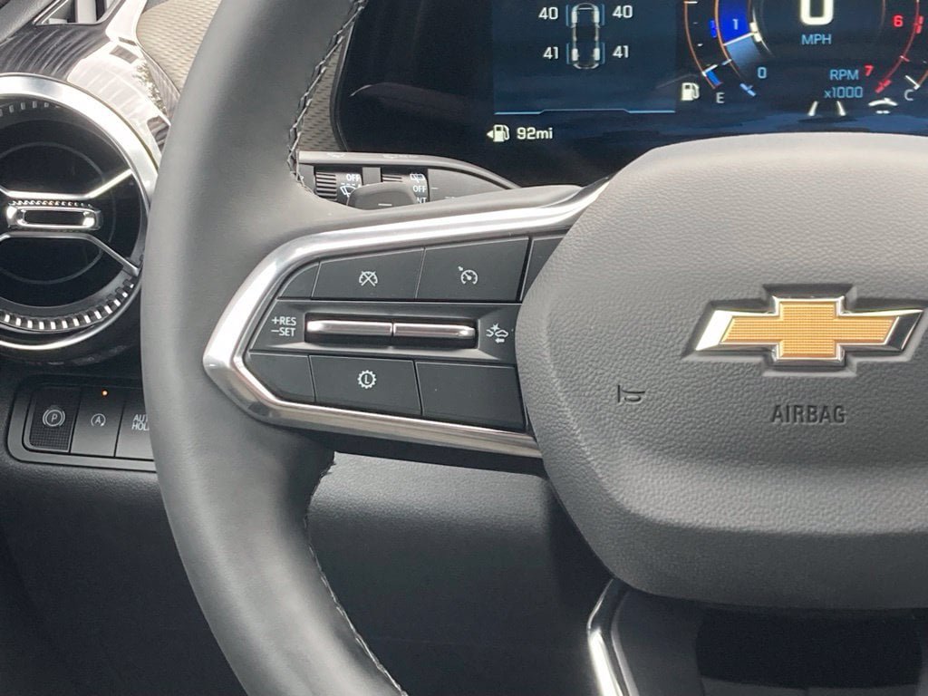 New 2027 Chevrolet Equinox LT w/ Convenience Package II FWD image 9