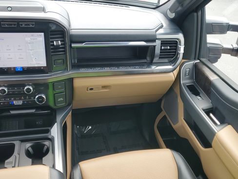 Used 2024 Ford F350 Lariat w/ Lariat Ultimate Package image 17