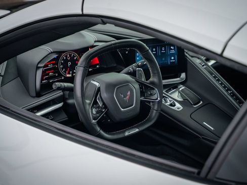 Used 2024 Chevrolet Corvette Z06 RWD image 34