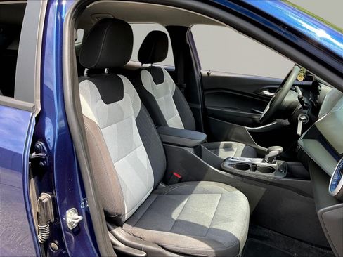 Used 2024 Chevrolet Trax LS w/ LS Convenience Package FWD image 28