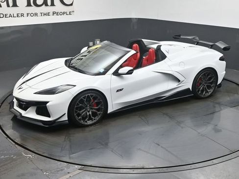 Used 2023 Chevrolet Corvette Stingray Convertible w/ Chrome Exterior Badge Package RWD image 43