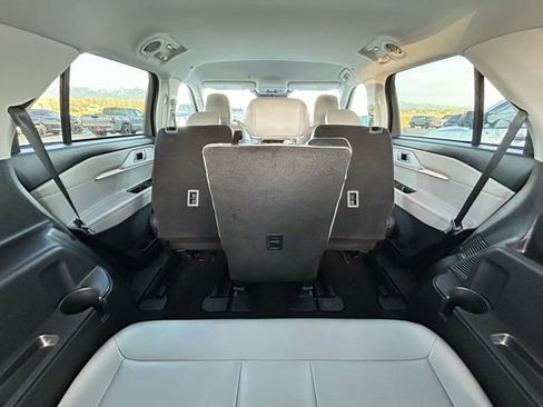 Used 2025 Ford Explorer Active w/ Active Comfort Package image 44