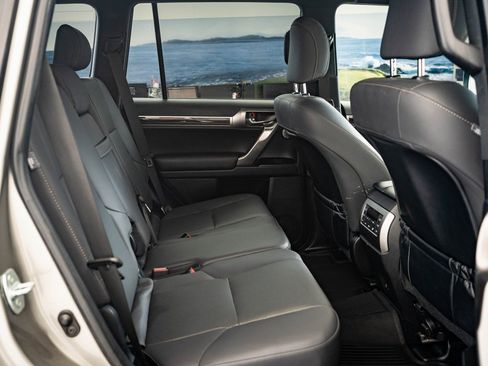 Used 2022 Lexus GX 460 Premium image 36