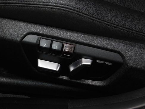 Used 2019 BMW 330i xDrive Wagon AWD/4WD image 32