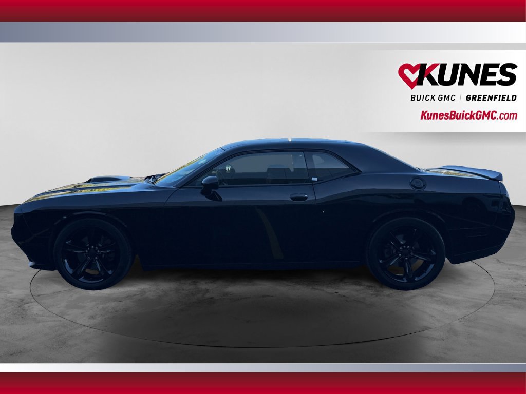 Used 2017 Dodge Challenger R/T RWD image 6