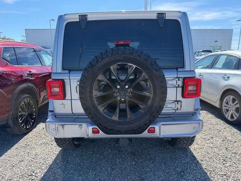 Used 2021 Jeep Wrangler Unlimited Sahara AWD/4WD image 3