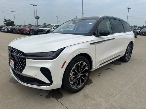 New 2026 Lincoln Nautilus Reserve AWD/4WD image 26