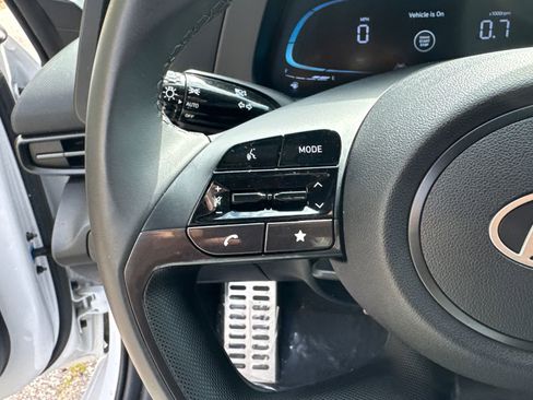 Used 2025 Hyundai Elantra Sport image 25