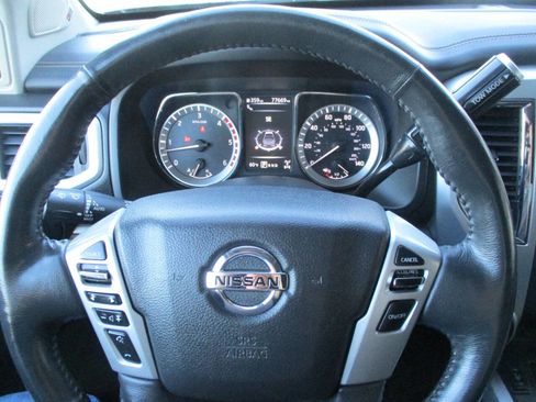 Used 2016 Nissan Titan SL AWD/4WD image 35