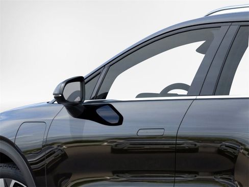 New 2026 Chevrolet Equinox EV LT w/ Convenience Package II image 12