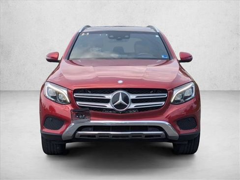 Used 2017 Mercedes-Benz GLC 300 4MATIC image 2