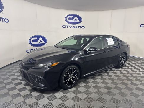 Used 2024 Toyota Camry SE FWD image 7