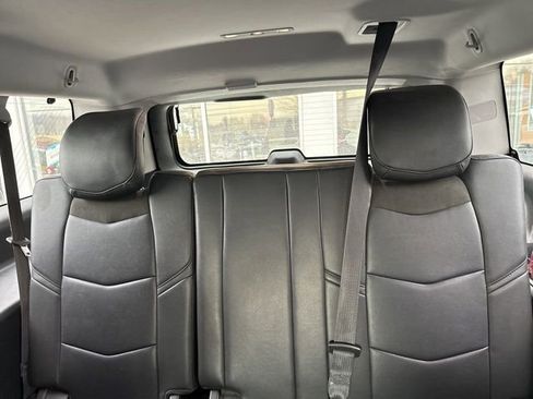 Used 2020 Cadillac Escalade ESV Luxury image 12