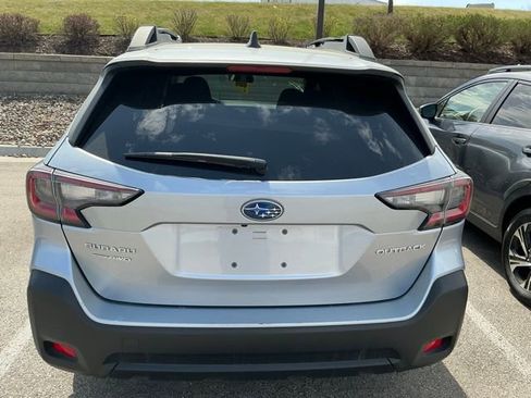 Certified 2025 Subaru Outback Premium image 5