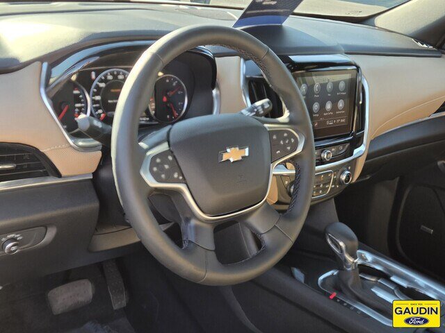 Used 2023 Chevrolet Traverse Premier FWD image 19