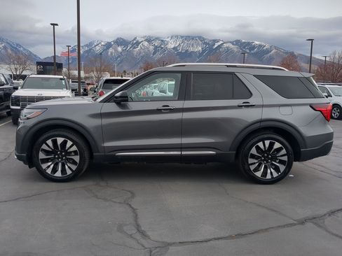 Used 2025 Ford Explorer Platinum w/ LUX Leather Package image 9