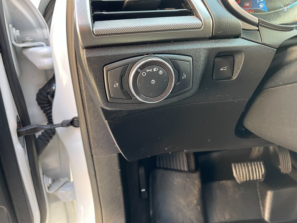Used 2019 Ford Fusion SE FWD image 21