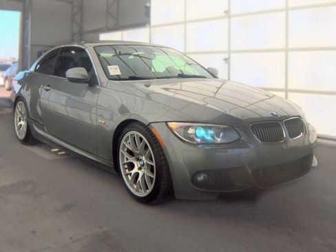 Used 2013 BMW 335i Convertible RWD image 4