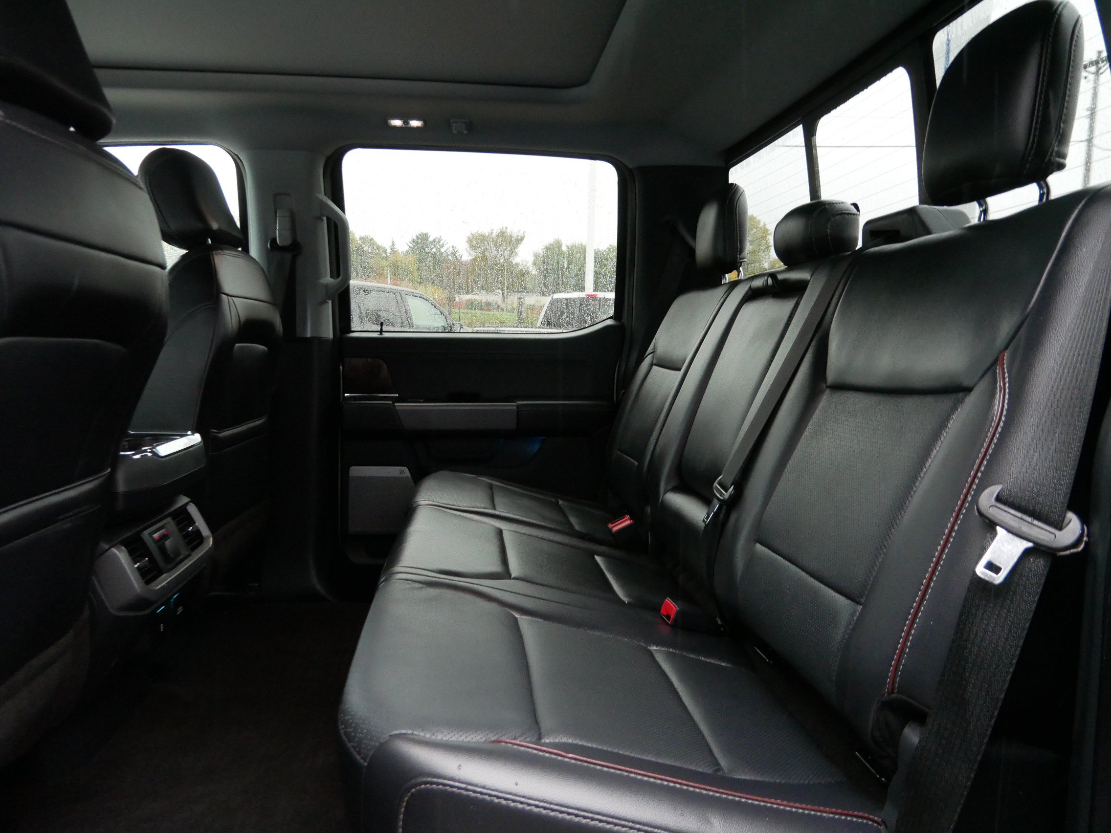 Used 2021 Ford F150 Lariat w/ Equipment Group 502A High AWD/4WD image 7
