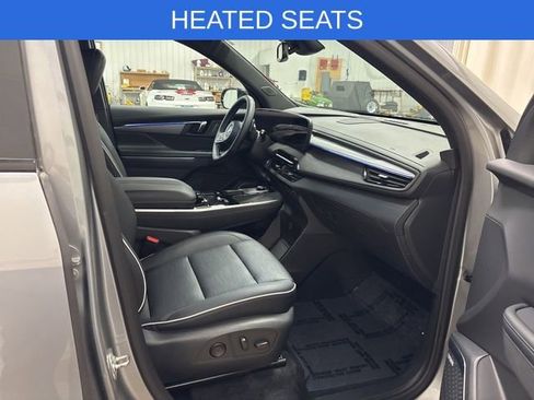 Used 2025 Buick Enclave Sport Touring image 13