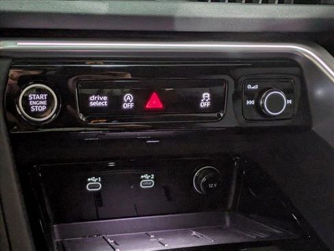 Used 2025 Audi Q5 Prestige image 16