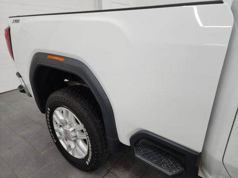 Used 2022 GMC Sierra 2500 SLE w/ SLE Value Package; image 26