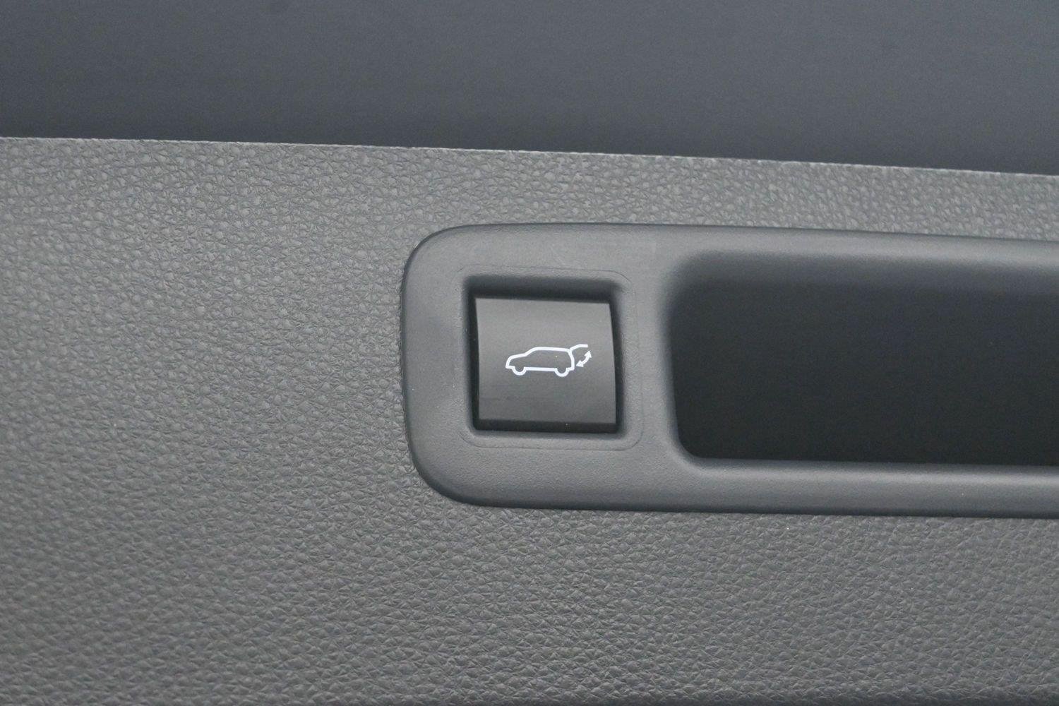 Used 2022 Toyota Highlander XLE FWD image 10