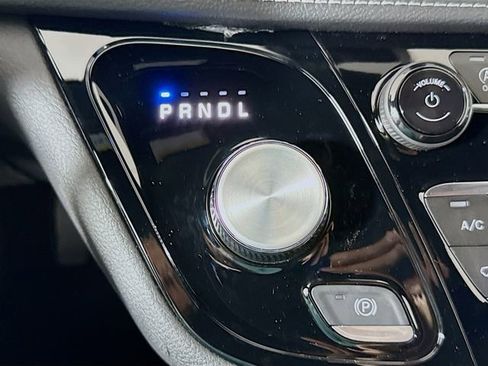 New 2026 Chrysler Pacifica Select image 16