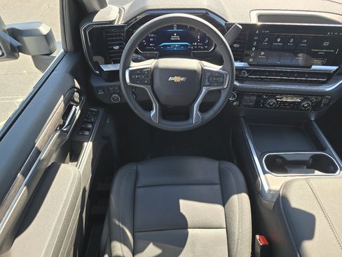 Used 2026 Chevrolet Silverado 2500 LTZ w/ LTZ Plus Package AWD/4WD image 38