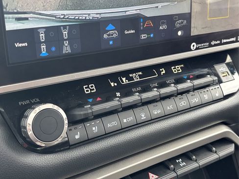 Used 2023 Toyota Sequoia Limited image 31