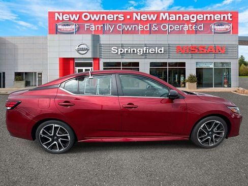 Used 2024 Nissan Sentra SR w/ SR Premium Package FWD image 6