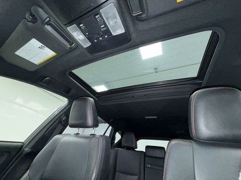 Used 2018 Toyota RAV4 SE image 22