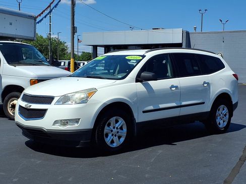Used 2012 Chevrolet Traverse LS FWD image 1