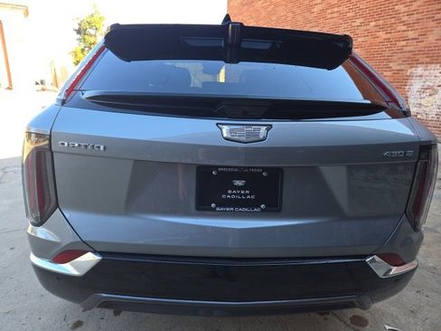 New 2026 Cadillac Optiq Luxury 1 image 6