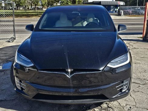 Used 2018 Tesla Model X 75D image 4