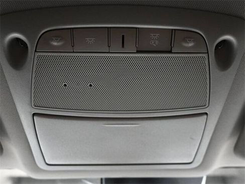 Used 2021 Nissan Rogue Sport S image 13