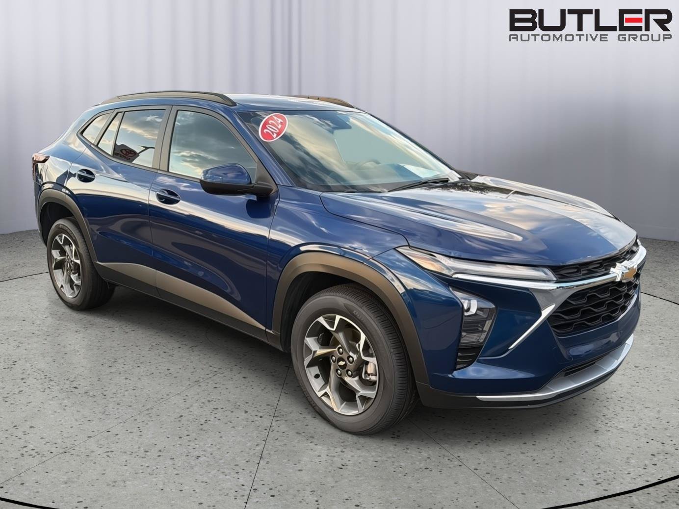 Used 2024 Chevrolet Trax LT FWD image 8