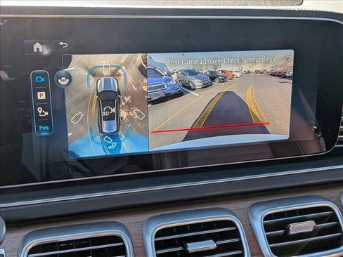 Used 2025 Mercedes-Benz GLS 450 4MATIC image 10