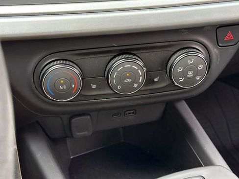 Certified 2024 Chevrolet Trax LS w/ LS Convenience Package FWD image 25