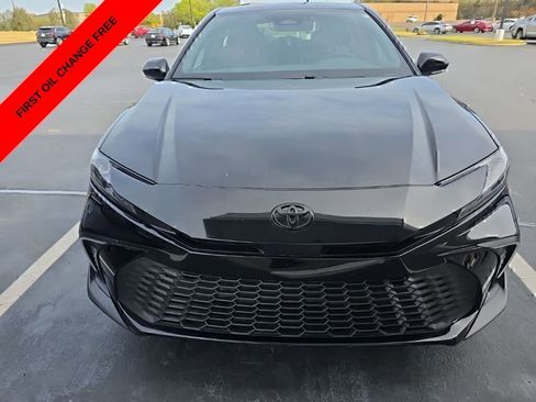 Used 2025 Toyota Camry SE w/ Convenience Package FWD image 11