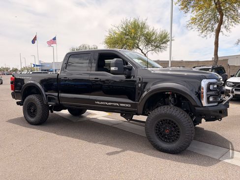 New 2026 Ford F250 Lariat w/ Black Appearance Package AWD/4WD image 8