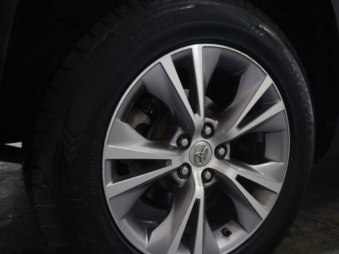 Used 2015 Toyota Highlander XLE image 32